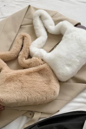 Women Plush Soft Handbag Fashion Solid Color Shoulder Underarm Bag Autumn Winter Fashion Comfortable Fluffy Female Tote Handbag